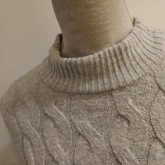 Womans Sweater - Picture 4 of 8